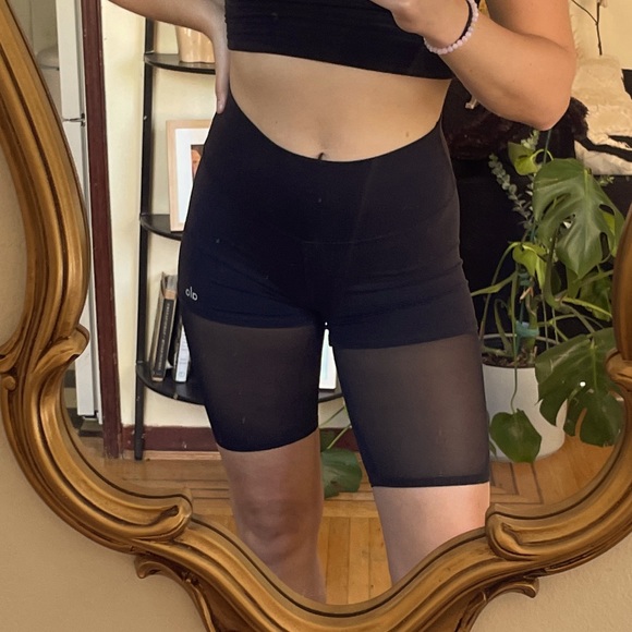BRAND NEW *** ALO Mesh shorts - Picture 2 of 2